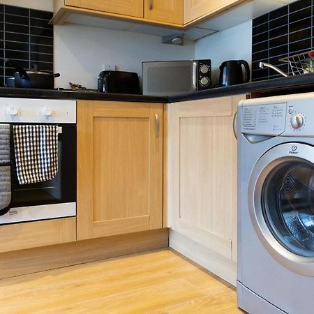 1-Bedroom Apartment With Balcony, Hoddesdon Luaran gambar
